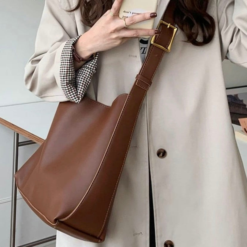 Amelia - Trendy Shoulder Bag