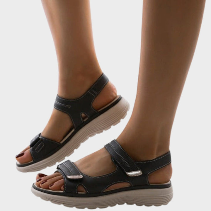 Marie - Orthopaedic sandals with adjustable straps