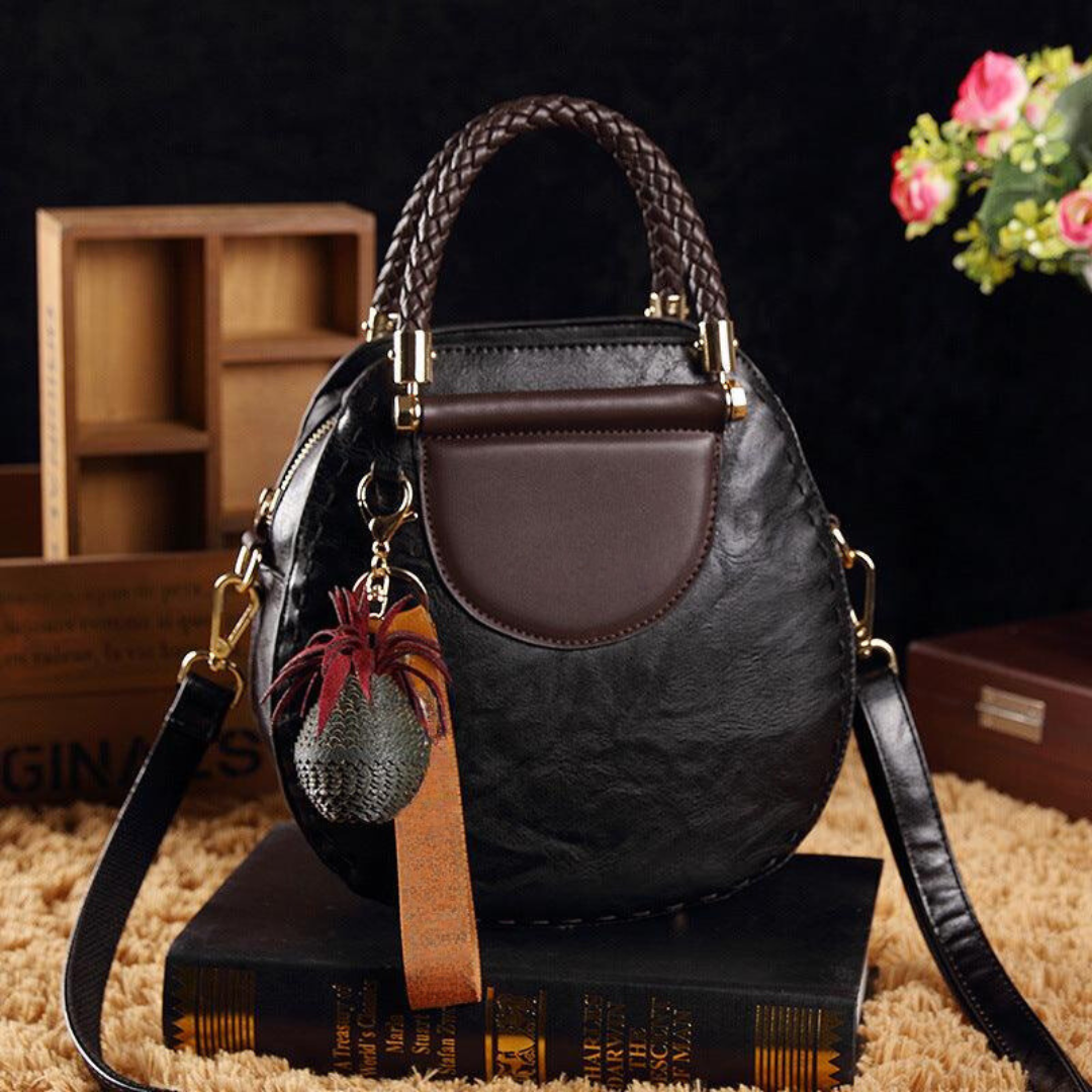 Amelia - Sleek Leather Shoulder Bag