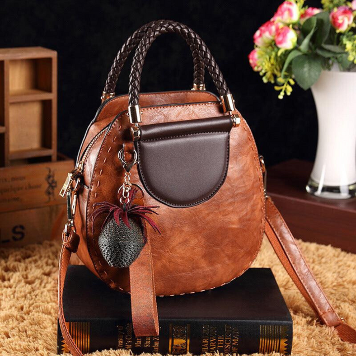 Amelia - Sleek Leather Shoulder Bag