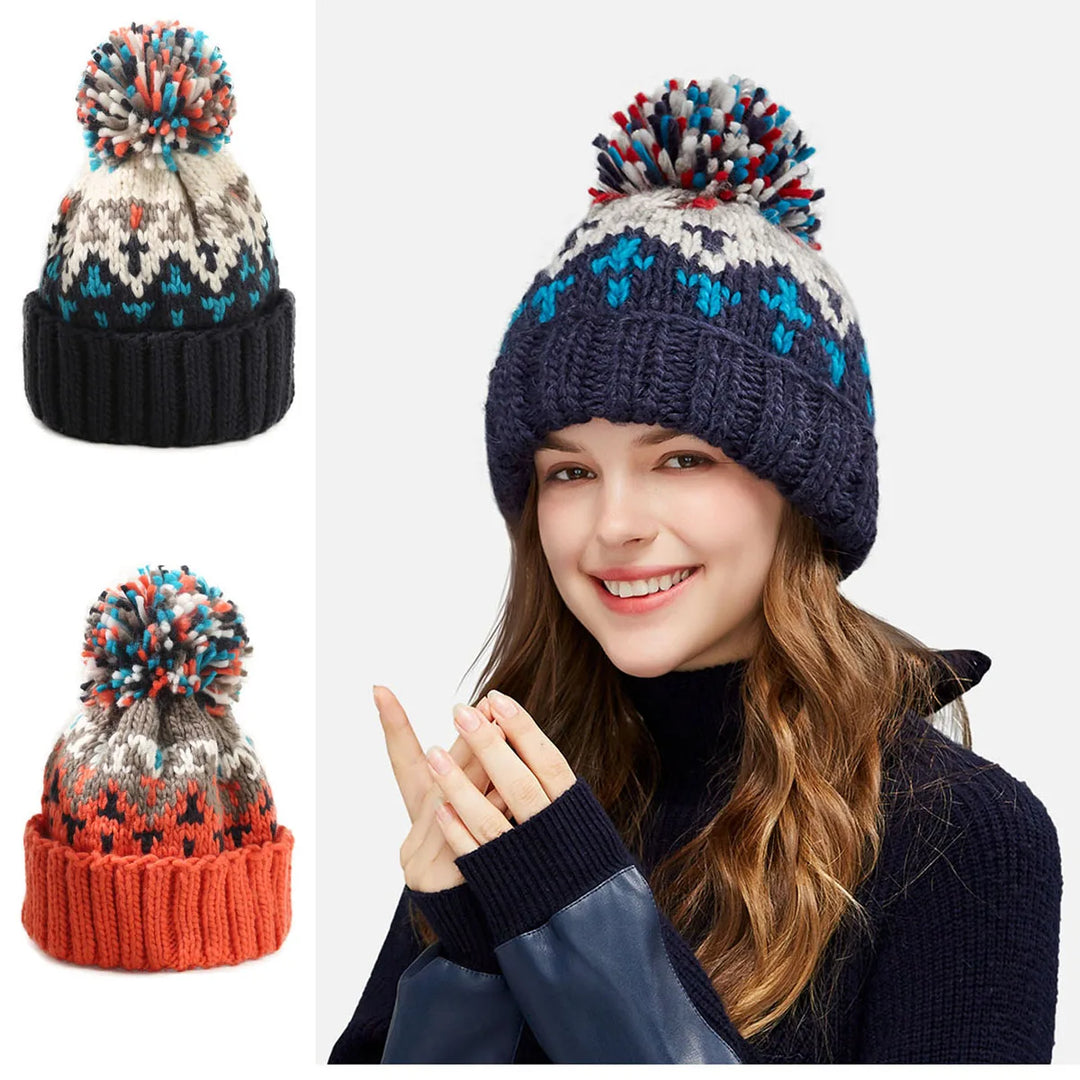 Daisy – Cozy Snowflake Pom Beanie